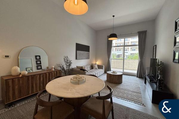 Upgraded 1 Bedroom | Modern | Available Dec